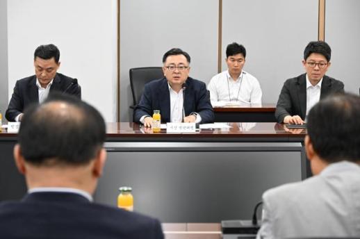 김성보 서울시장 권한대행, 첫 간부회의 주재...시정 흔들림 없이 운영