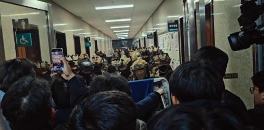 [리뷰] 칠순의 이명세 감독에게서 나온 이토록 새로운 다큐