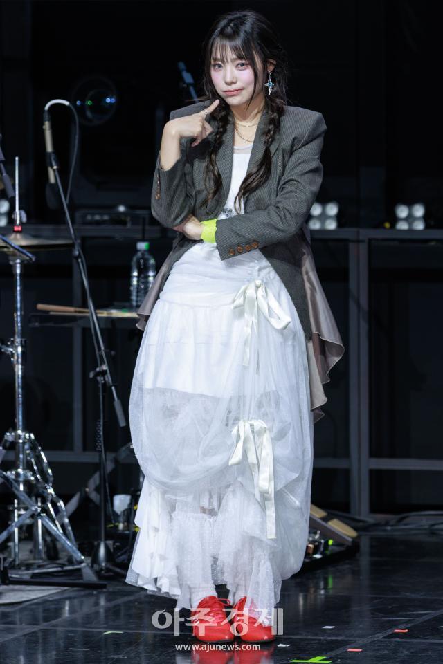 [포토] 포즈 취하는 QWER 시연