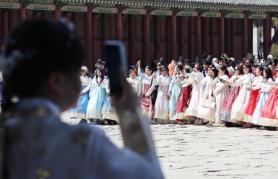 South Korea Expects Up to 200,000 Chinese and Japanese Visitors for May Holidays