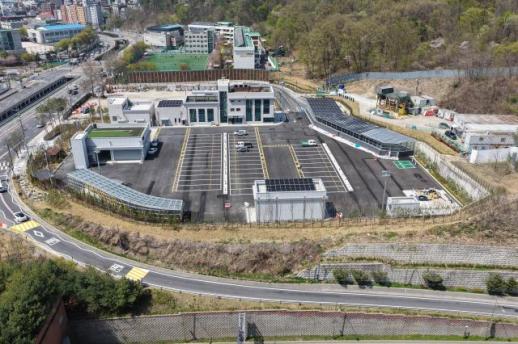 지상엔 차고지, 지하는 빗물저류조...서울시, 신림 공영차고지 준공