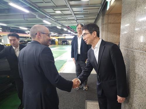 정의선·구광모, 알파고 아버지 허사비스 만나…AI 동맹 지형도 다시 그린다