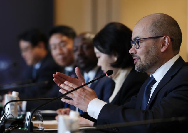 젠슨황, 리사수 이어 허사비스까지···빅테크, 韓 AI 반도체 러브콜 쇄도