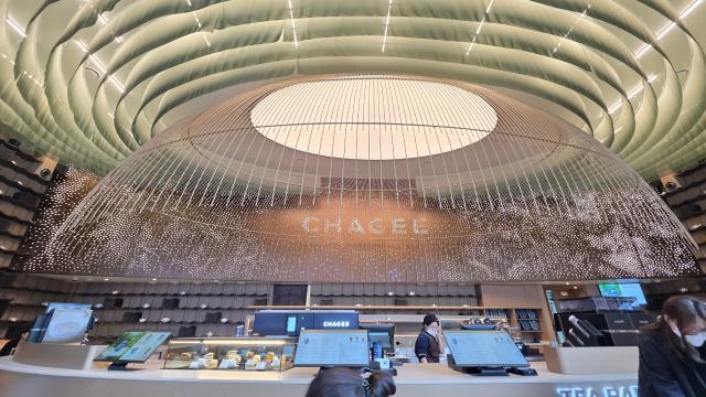 Inside the CHAGEE Gangnam flagship store in Seoul. (Photo by Kim Hyun-a)