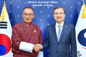 Foreign Minister Cho Hyun Meets Bhutan Prime Minister to Expand Cooperation on Climate, Economy