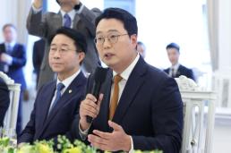 부활절 예배 참석한 李 중동 위기, 연대·협력으로 극복…국민 마음 하나로 모아야