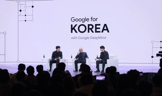 이세돌 9단오른쪽 부터과 데미스 허사비스 구글 딥마인드 CEO 조승연 작가가 29일 오전 서울 중구 웨스틴 조선호텔에서 열린 구글 포 코리아 2026에서  알파고 10년 모두를 위한 AI의 비전을 주제로 대담하고 있다 20260429사진유대길 기자 dbeorlf123ajunewscom