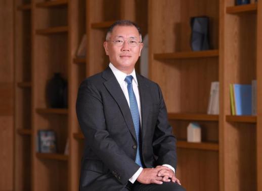 정의선 회장, 8년 만에 베이징모터쇼 방문…현대차 中 재공략 점검