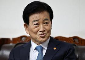 Unification Minister Jeong Dong-young Slams Ruling Party’s Push to Oust Him