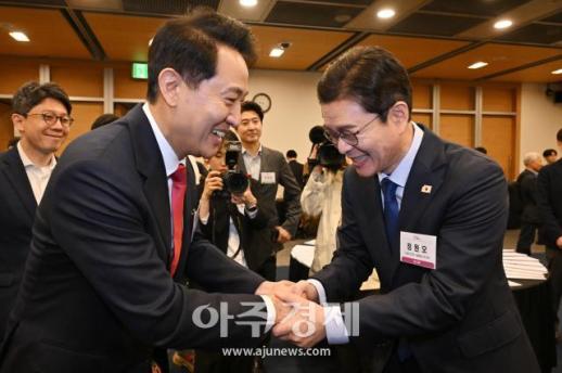 [포토] 인사 나누는 오세훈·정원오 서울시장 후보