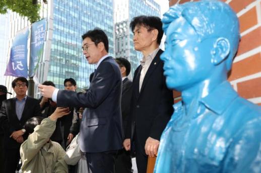 정원오, 전태일 기념관 찾아 노동계 표심 공략 