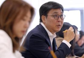 Culture Minister Choi Hwi-young Defends Contested Arts Appointments, Says They Have Reasons
