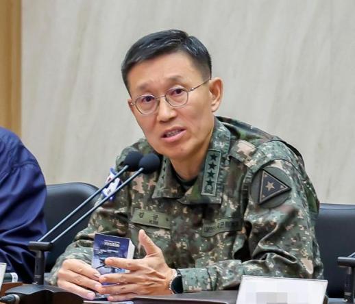 김규하 육군총장 韓에 맞는 드론 운용 교리·전력체계 발전