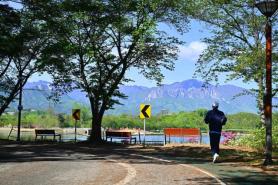 Labor Day Holiday Starts With Sunshine and Warmth; Ozone, Dry Winds a Concern