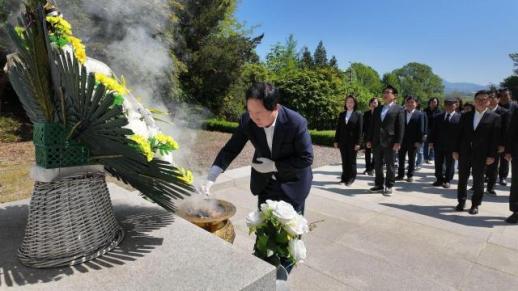 [6·3 지방선거] 주광덕 남양주시장 예비후보, 예비후보 등록 후 다산 묘소·현충탑 참배로 첫 행보