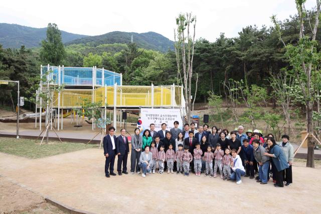 대구 달서구구청장 이태훈는 청소년 체험공간과 보행약자를 위한 무장애 산책로를 갖춘 도심 숲속 힐링공간인‘달서별빛캠프 숲속모험놀이터’와 ‘무장애나눔길’ 조성을 완료 사진달서구