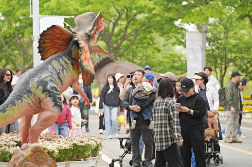 해남공룡대축제 팡파르 첫날 4만7천명 몰려 