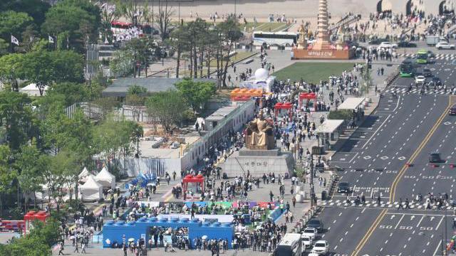 Gwanghwamun Square in Jongno District, Seoul, was crowded with residents and tourists on May 1.