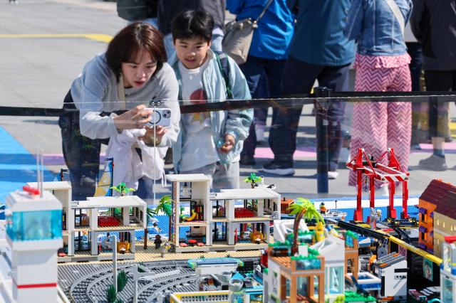 The “2026 Gwanghwamun Family Festival – Let’s Play Gwanghwamun” is underway at Gwanghwamun Square on May 4 2026 a day ahead of Children’s Day AJP Yoo Na-hyun

