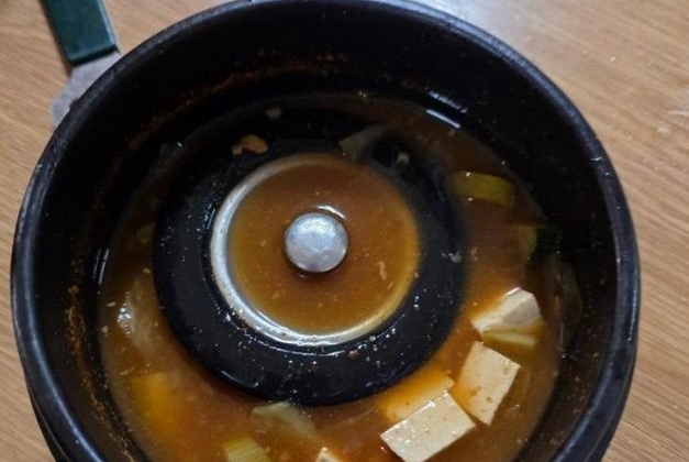경북 문경의 문경세재 인근의 식당에서 위생 논란이 불거졌다 사진온라인 커뮤니티 캡처
