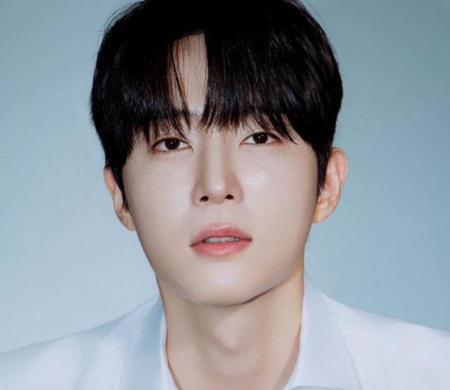솔로지옥4 출신 국동호가 학폭 논란에 휩싸여 이를 부인한 가운데 폭로자가 추가 폭로를 예고했다 사진무드