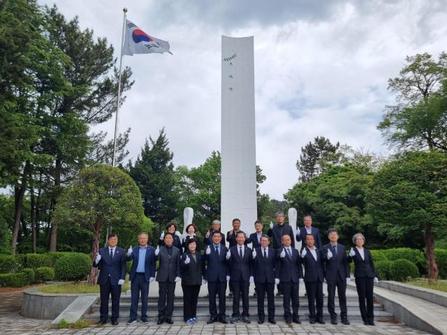 4일 삼척시 충혼탑에서 ‘원팀One-Team 출정식 사진이동원 기자