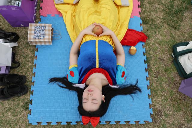 In South Korea, even sleep becomes a public competition