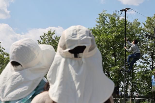 Visitors watch a performance at the Seoul Circus Festival held at Nodeul Island in Yongsan-gu Seoul May 4 2026 AJP Han Jun-gu