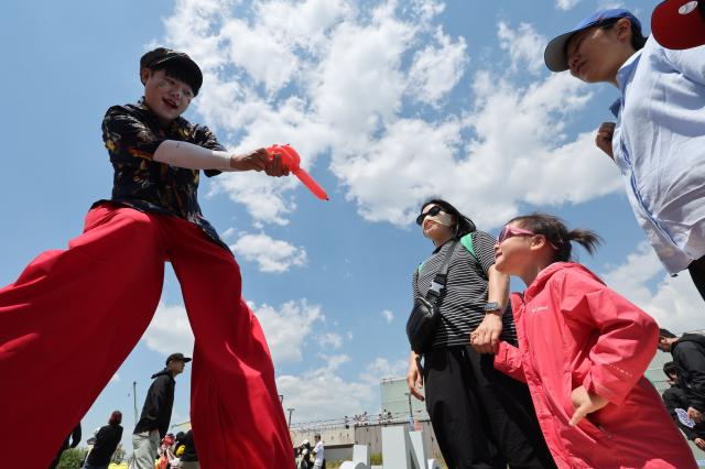 Children enjoy hands-on programs at the Seoul Circus Festival held at Nodeul Island in Yongsan-gu Seoul May 4 2026 AJP Han Jun-gu
