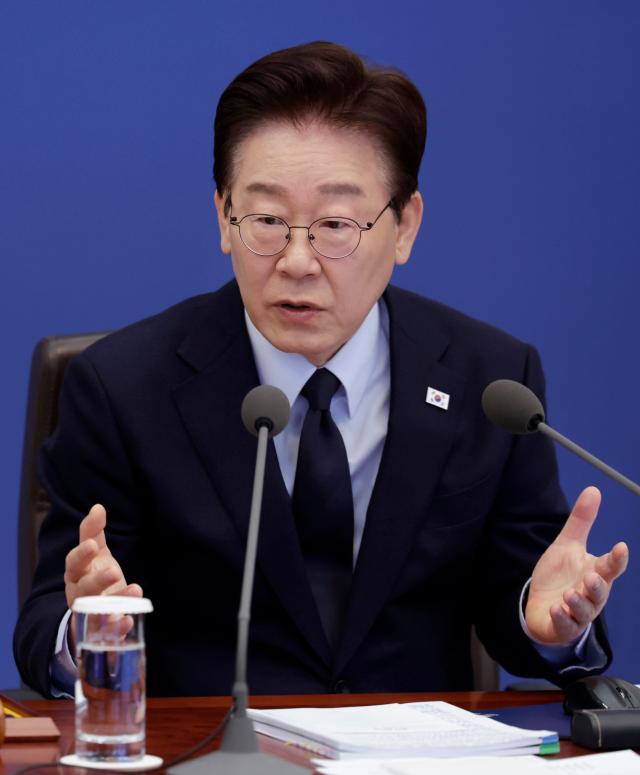 이재명 대통령이 6일 청와대에서 열린 국무회의 겸 비상경제점검회의에서 발언하고 있다 사진연합뉴스