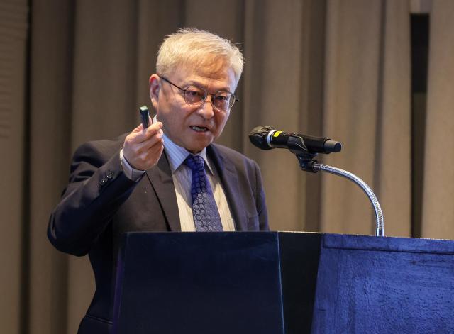 Yan Xuetong honorary dean of the Institute of International Relations at Tsinghua University delivers a lecture during the “Changes and Prospects in US-China Relations” seminar at Gravity Josun Seoul Pangyo in Seongnam Gyeonggi Province on May 6 AJP Yoo Na-hyun 20260506