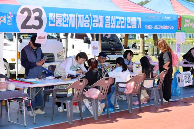 장흥군은 지난 5월 5일 탐진강 천변체육공원인라인스케이트장 일원에서 ‘2026년 제104회 어린이날 행사’를 성황리에 개최했다사진장흥군