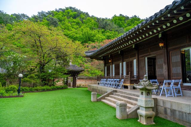 Courtyard view at Seonun-gak. [Photo=Seoul Tourism Foundation]