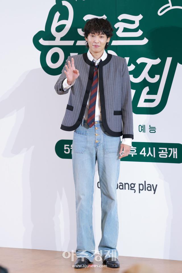 [포토] 포즈 취하는 이기택 (봉주르빵집 제작발표회)