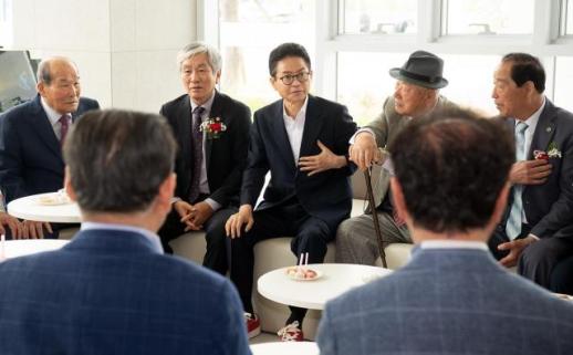 [6·3 지방선거] 이철우 경북도지사 후보 "어르신이 존중 받는 따뜻한 경북 만들겠다"
