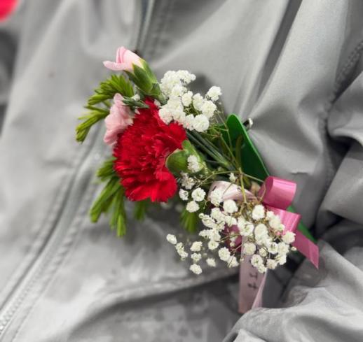 카네이션보다 안 아픈 게 효도…어버이날 농촌 경로잔치에 번진 노인들의 한숨