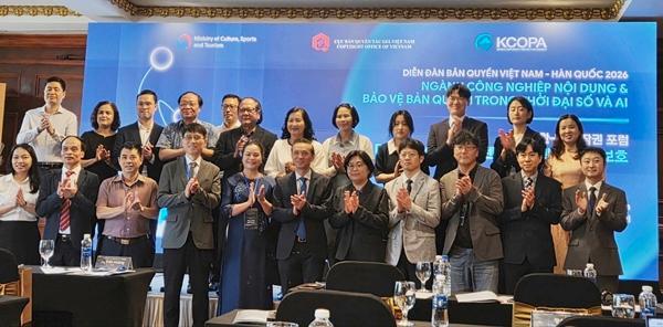 지난 7일 베트남 하노이에서 열린 '2026 한-베 저작권 포럼'에서 박정렬 한국저작권보호원 원장 등 양국 관계자들은 불법 사설 서버 공동 대응 확대와 AI·게임 IP 분야의 저작권 협력 강화에 합의했다. [사진= 한국저작권보호원] 