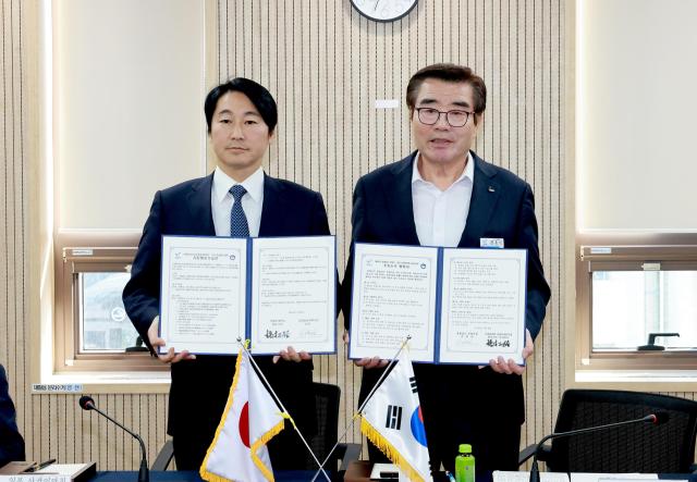 일본 사카이마치 우호협력 협약 체결식사진보령시