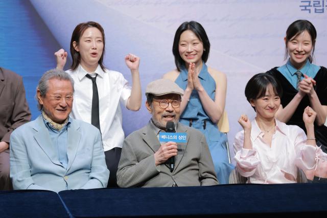 배우 신구가 12일 오후 서울 종로구 대학로 NOL서경스퀘어에서 열린 연극 베니스의 상인 기자간담회에 참석해 인사말을 하고 있다 20260512사진유대길 기자 dbeorlf123ajunewscom