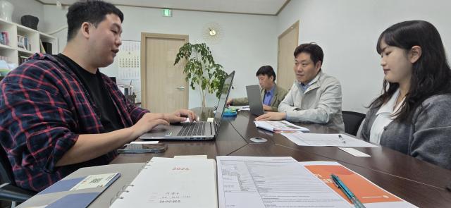 수출확대 품질관리 경영 컨설팅 1차 방문 모습예당식품 사과즙 사진예산군