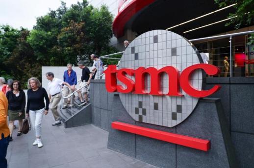 [기원상칼럼]  삼성전자와 TSMC, 같은 반도체 다른 길
