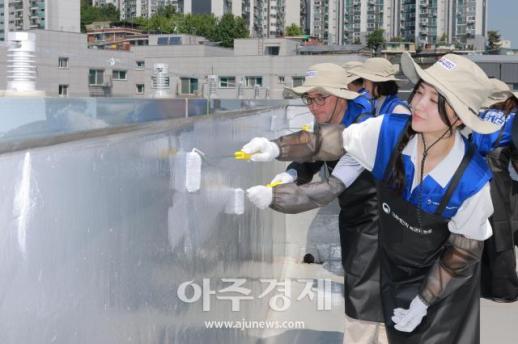[포토] 봉사활동 나선 박하선·임기근 차관