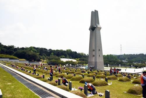 광주시 북구 운정동 국립518민주묘지 사진독자