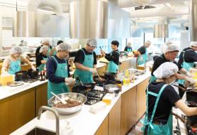 Baedal Minjok Partners with Baemin Friends for Love Lunchbox Charity