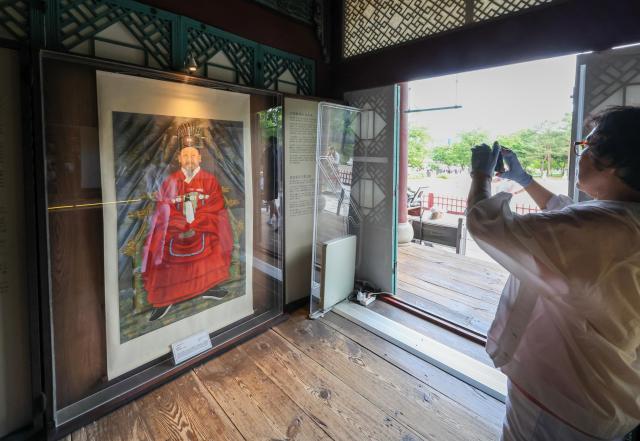 Visitors look around Jibokjae known as King Gojong’s royal library at Gyeongbokgung Palace in central Seoul on May 13 2026 AJP Yoo Na-hyun