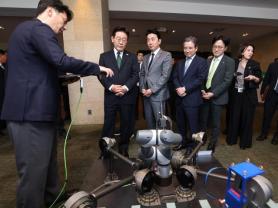 President Lee Surprises Ulsan Market Visit, Pledges Support for Local Economy