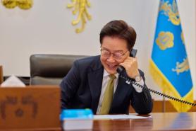 President Lee Emphasizes Public Responsibility in Financial Sector
