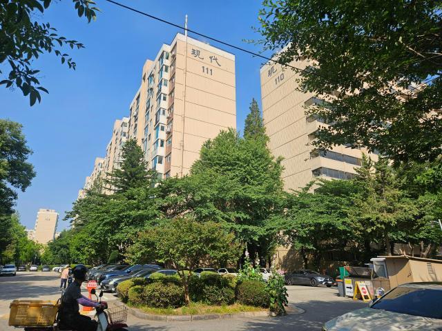 서울 강남구 압구정2구역신현대 9·11·12차에 단지 내 모습 사진백소희 기자
