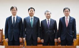Financial chiefs monitor market volatility, Samsung strike risks