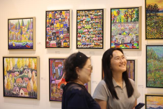 Visitors view artworks at the Seoul Art Fair held at SETEC in Daechi-dong Gangnam-gu Seoul May 15 2026 AJP Han Jun-gu